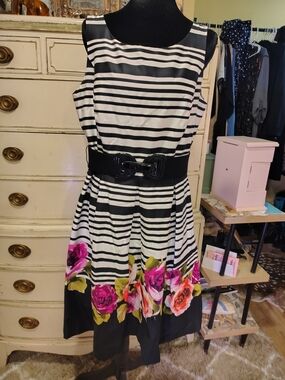 POSHJessica Howard Black White Stripe Floral Border Fit & Flare Dress Size